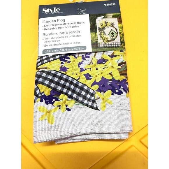 Style Selections flowers wreath  bird House garden Flag Size 12.5"X18" - Picture 2 of 3
